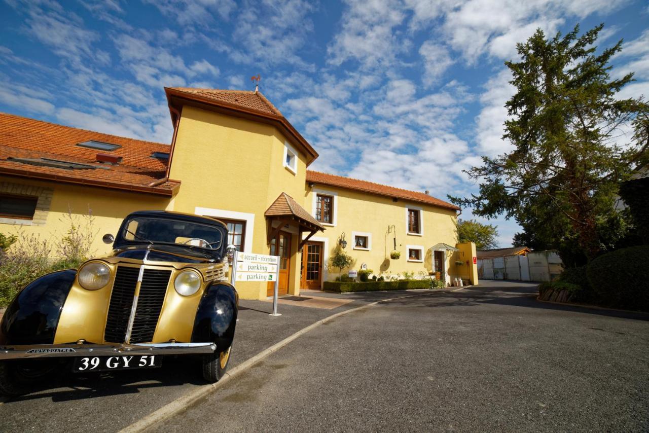 Logis Auberge Des Moissons Matougues Exterior foto